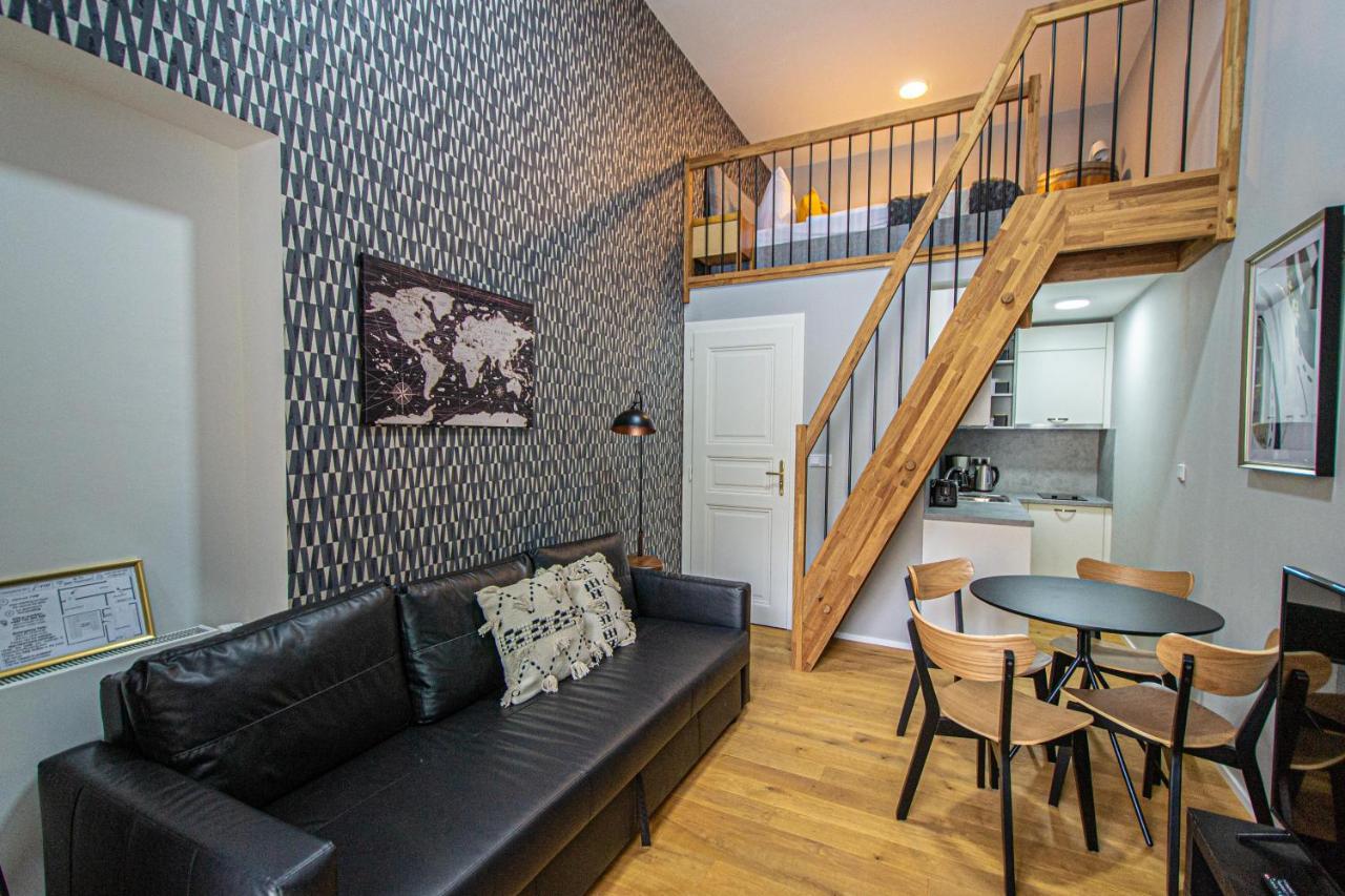 Main Train Station Apartment Close To The The Main Square! Πράγα Εξωτερικό φωτογραφία